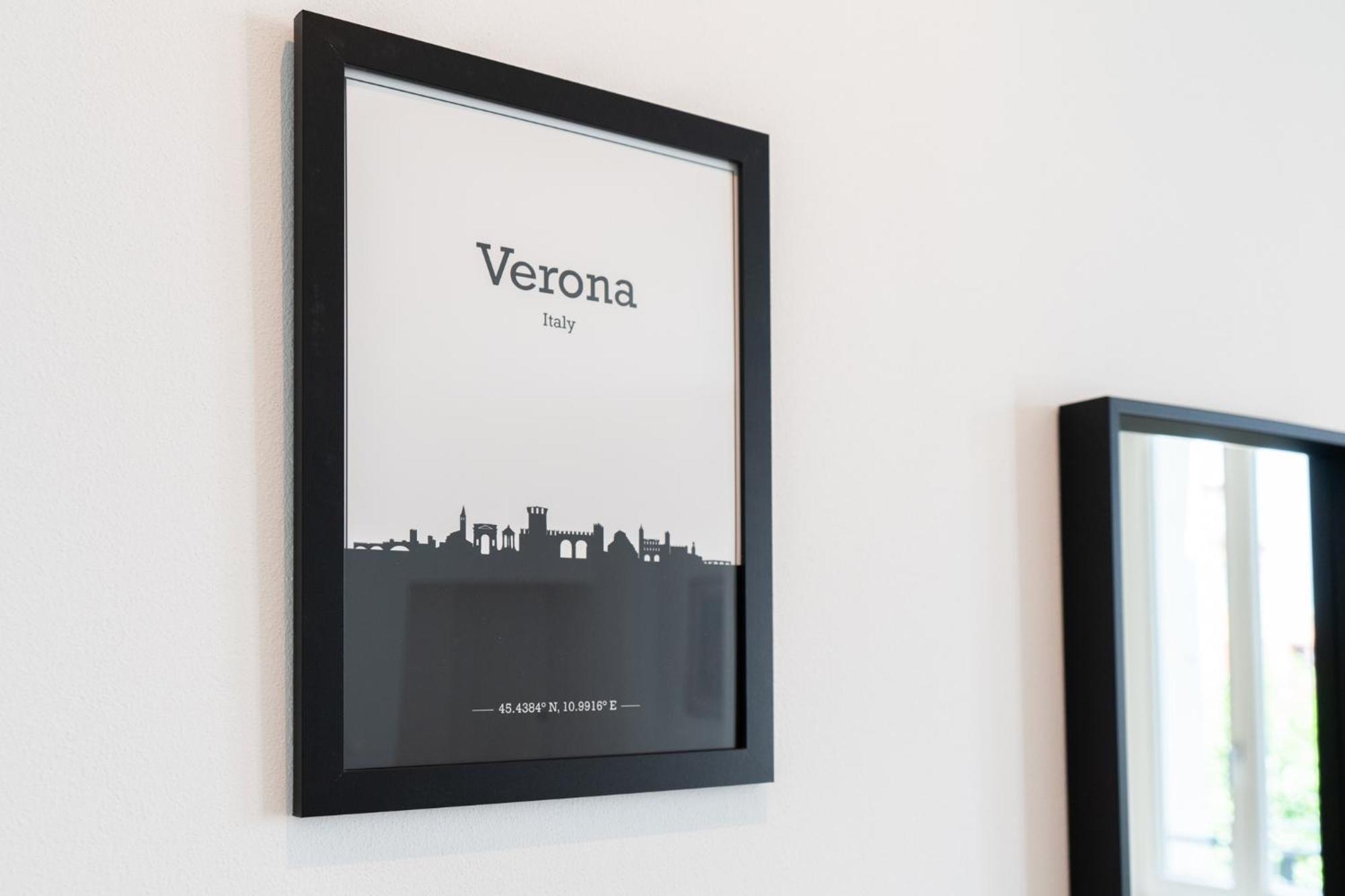 Palazzo Delle Guglie By Postcardsfrom Aparthotel Verona Exterior photo