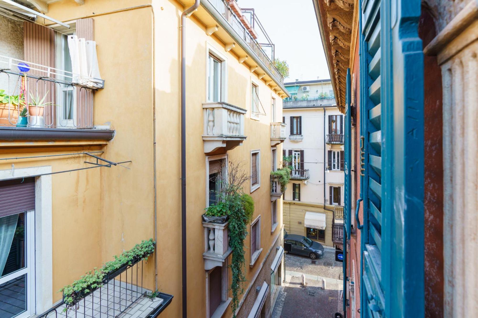 Palazzo Delle Guglie By Postcardsfrom Aparthotel Verona Exterior photo